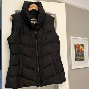 Joules women’s puffer vest / gilet - black - Size 10 US.